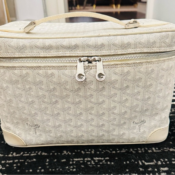 Goyard White and Gray Cosmetic Case large size  Vanity Muse authentic Goyard - Picture 1 of 6